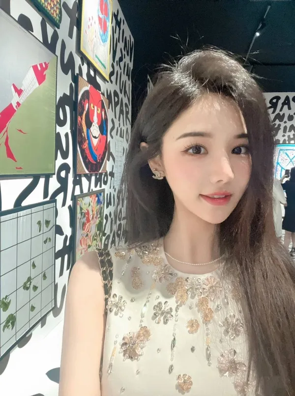 Flora Profile Photo
